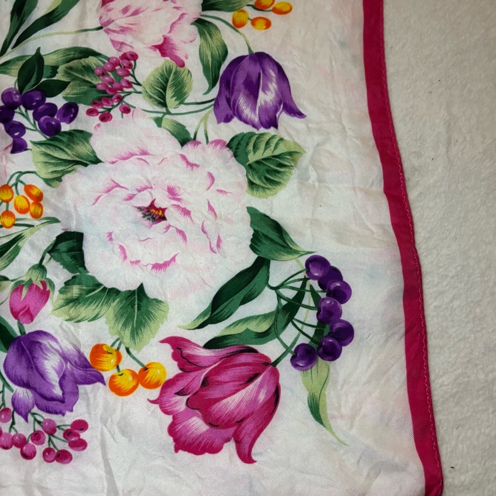 Scarf: Floral 100% Silk Vintage Scarf EUC - Picture 11 of 15